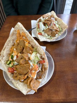 Vegane Döner, Tzatziki, Scharfe Sauce, Knoblauchsauce at Ach der Deniz in Hamburg