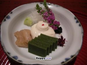 Buddhist lunch set (6300yen) part 1 at Itosho in Tokyo