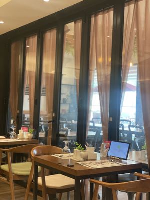 Window seat  at Saravanaa Bhavan in Seoul