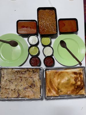 I am so lucky to live close to the restaurant so I can order from home sometimes  at Saravanaa Bhavan in Seoul