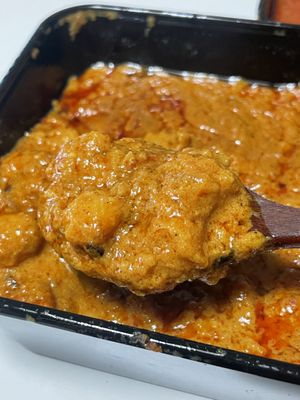 Chickpea curry. So rich So yummy. Their curry is amazing too!   at Saravanaa Bhavan in Seoul