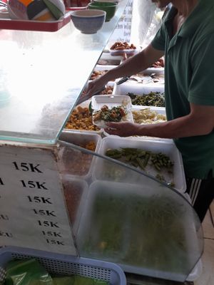 Pre cooked vegan foods at Phước Thiện in Ho Chi Minh City