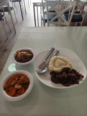 Buffet dishes at Classic Lao Di Fang in Khon Kaen