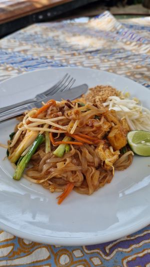 vegetable pad Thai with tofu at Ma Ma Kitchen - นายหญิง in Koh Phi Phi