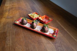 Seaweed croquettes
and ginger.
Delicious croquettes with the lovely scent of the ocean, with seaweed from our coasts enhanced with ginger. at OASIS 28 in Chartres