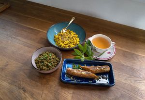 Silken tofu scrambled
Dal with lentils and vegetable Bradwurst.

This combo is a complete meal full of energy and aromas.
An infusion of fresh verbena brings sweetness with fru at OASIS 28 in Chartres