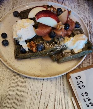 Waffel grün at Café Bauchgefühl  in Cologne