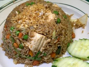 
Garlic Fried Rice: Tofu, Eggs, Garlic, Scallions, Onions, Green Peas, Carrots at Thai Table in Grand Rapids