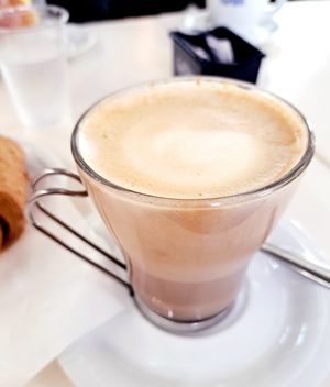 Cappuccino con leche de soja at Éclair Café Di Bruni Edoardo & C Snc in Martina Franca