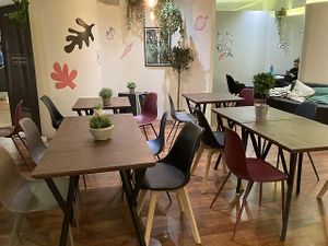 Interior seating  at Green Up Salad Bar in Lausanne