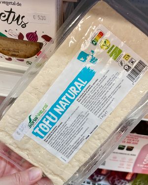 Tofu, 1 kg block at Centro Dietético Astur - Plaza America in Oviedo