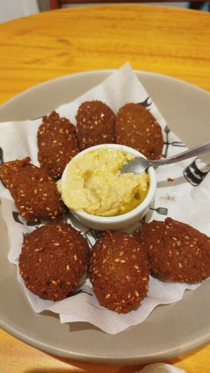 Esse falafel não é desse planeta! Dos deuses!! at Rango Vegan in Salvador
