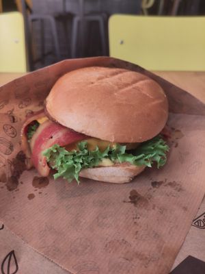 Burger at VINCENT in Munich