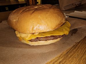 Smash burger at VINCENT in Munich