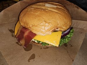 Chkn burger with added bacon and cheese at VINCENT in Munich