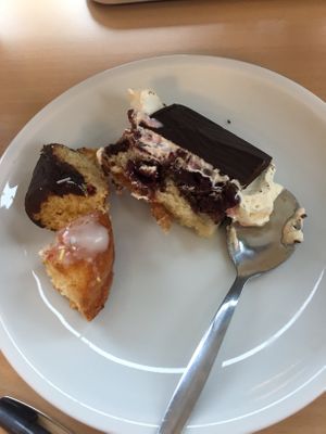 Haben brüderlich geteilt 😆 at Bäcker Kahl in Frankfurt