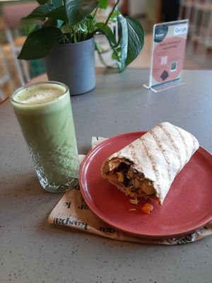 Matcha Latte & Indian Wrap at Kaspar Schmauser  in Berlin