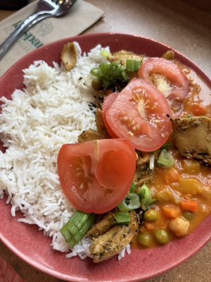 Cold chkn pieces served on top. 🤔  at Kaspar Schmauser  in Berlin