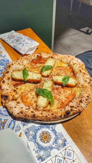 Fiocco vegan, prosciutto Vegan panna vegetale crocchè vegan e formaggio vegan at Impastili in Nola