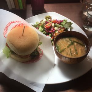 Delicious vegan burger set at Organic House Salute in Kyoto