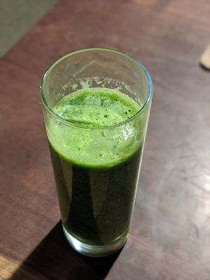 Green smoothie at Organic House Salute in Kyoto