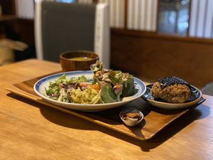 Sopa + Rollos vegetales at Organic House Salute in Kyoto