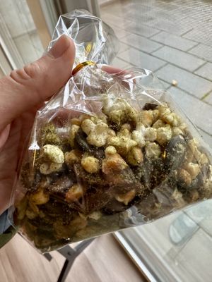 Seasoned popcorn & pumpkin seeds (take home savory) #Veganuary at Archipelago in Seattle