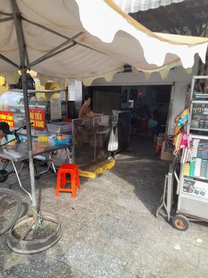 Messy place at An Dong in Ho Chi Minh City