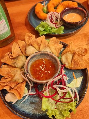 Fried wonton and fake shrimps at Dream Vegan in Berlin