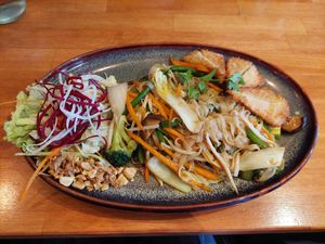 Rice noodles with chicken at Dream Vegan in Berlin
