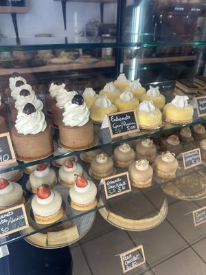   at Noah Pâtisserie Végétale in Tours