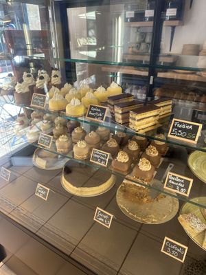   at Noah Pâtisserie Végétale in Tours