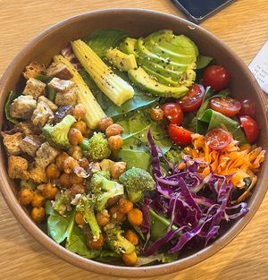 Ensalada vegetariana/ a base de plantas   at San Cosme  in Queretaro