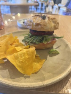 Hamburguesa a base de plantas (frijol/avena/ betabel )  at San Cosme  in Queretaro