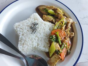 Phad pong garee at Jindy Vegetarian and Vegan Restaurant - ครัวเจอินดี้  in Chiang Mai