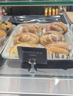 Bun at HEL - Refuel in Vantaa