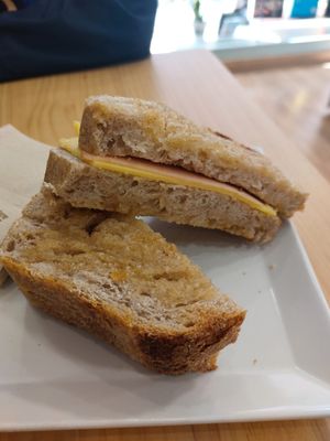 Tosta at Inquieta Livraria in Lisbon