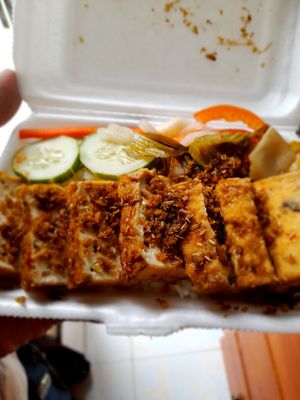 Tofu with lemongrass at Hoan Hỷ in Ho Chi Minh City