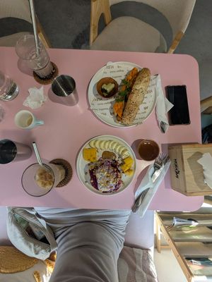 המלצה למסעדה טבעונית על רמה at KURUMI - Healthy Vegan Food & Desserts in Hoi An