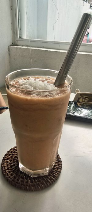 Banana strawberry mango smoothie at KURUMI - Healthy Vegan Food & Desserts in Hoi An