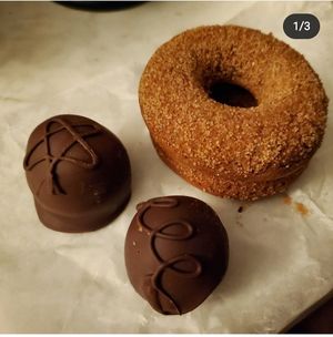 Cake balls and apple cider donut #Veganuary at The Sweet Beet in Granby