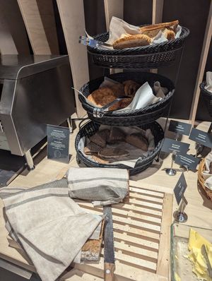 Vegan breads at Log Restaurant in Sinettae