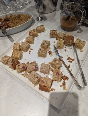 Vegan cake at Log Restaurant in Sinettae