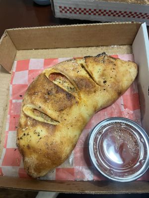 I’ve never had a calzone until now. So so so good. Vegan meat lovers calzone  #Veganuary at Wild Pie in Gainesville