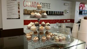 Green labels = Vegan  at Canada Cupcake Cafe in Alicante