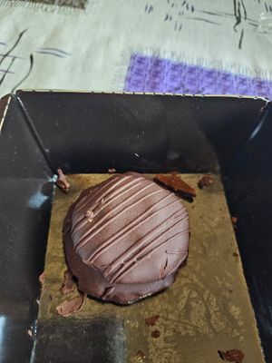 Protein chocolate cookie (13 manat) at HOPE in Baku