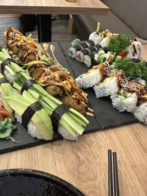 Veggie Lover Menü 46,90€ (2 Personen) in vegan (muss man bestellen sonst ist Frischkäse drin)   at Brews N Bowls in Koblenz