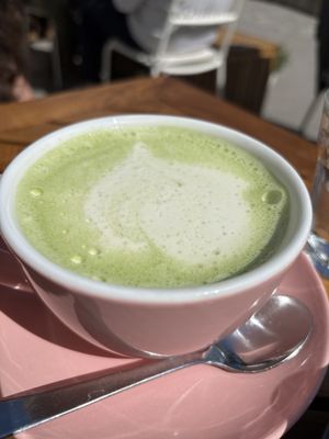 Matcha latte with oat milk   at Otti - Das Vorstadt Café in Vienna