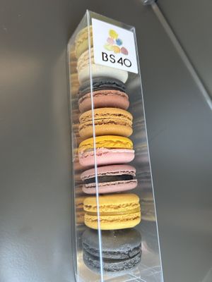 Pistachio, Chocolate, Black Sesame, Mango, Blueberry, Lemon, Coconut, Red Bean 16€

  at BS40  in Brussels