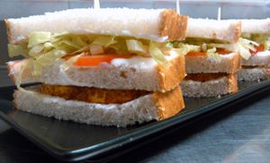 Emparedados de tofu al curry at Sol Veggie in Logrono